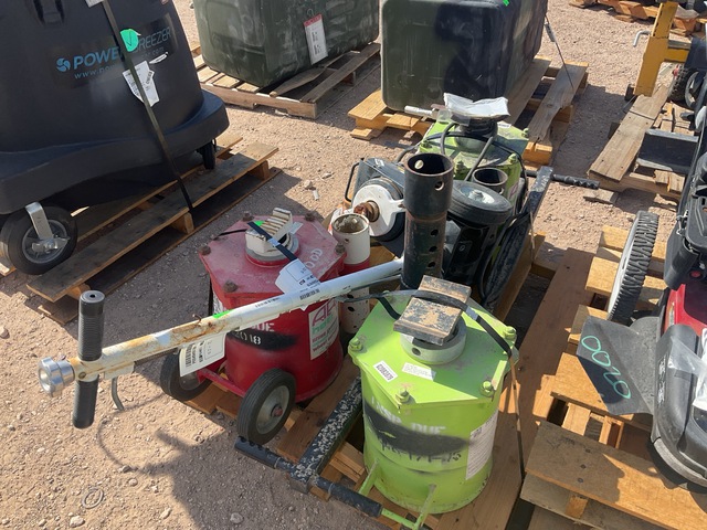 (3) Assorted Heavy Duty Jacks & (1) Omega Hydraulic Axle Jack (3) Assorted Heavy Duty Jacks & (1) Omega Hydraulic Axle Jack