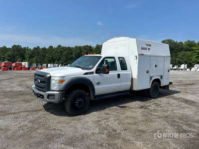 2016 Ford F-550 XL 4x2 Extended Cab Autocarro di servizio