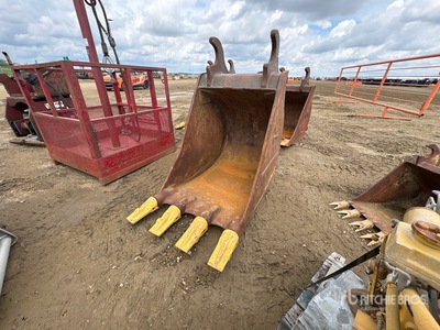 Asms 32 in Q/C Digging Excavator Bucket - Fits WBM 250
