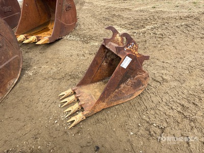 EFI 15 in Q/C Digging Excavator Bucket - Fits Case CX 55