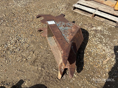 EFI 12 in Frost Digging Excavator Bucket - Fits Case CX 55