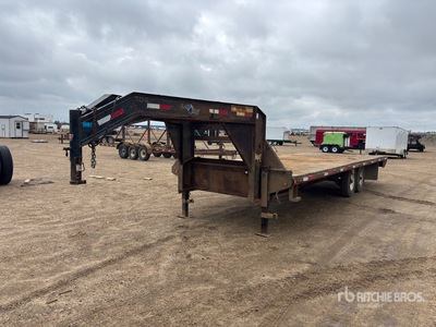 2010 LoadMaxx 24 ft T/A Gooseneck Remorque à plateau