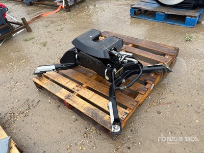 curt Custom Trailer Hitch - Fits Truck