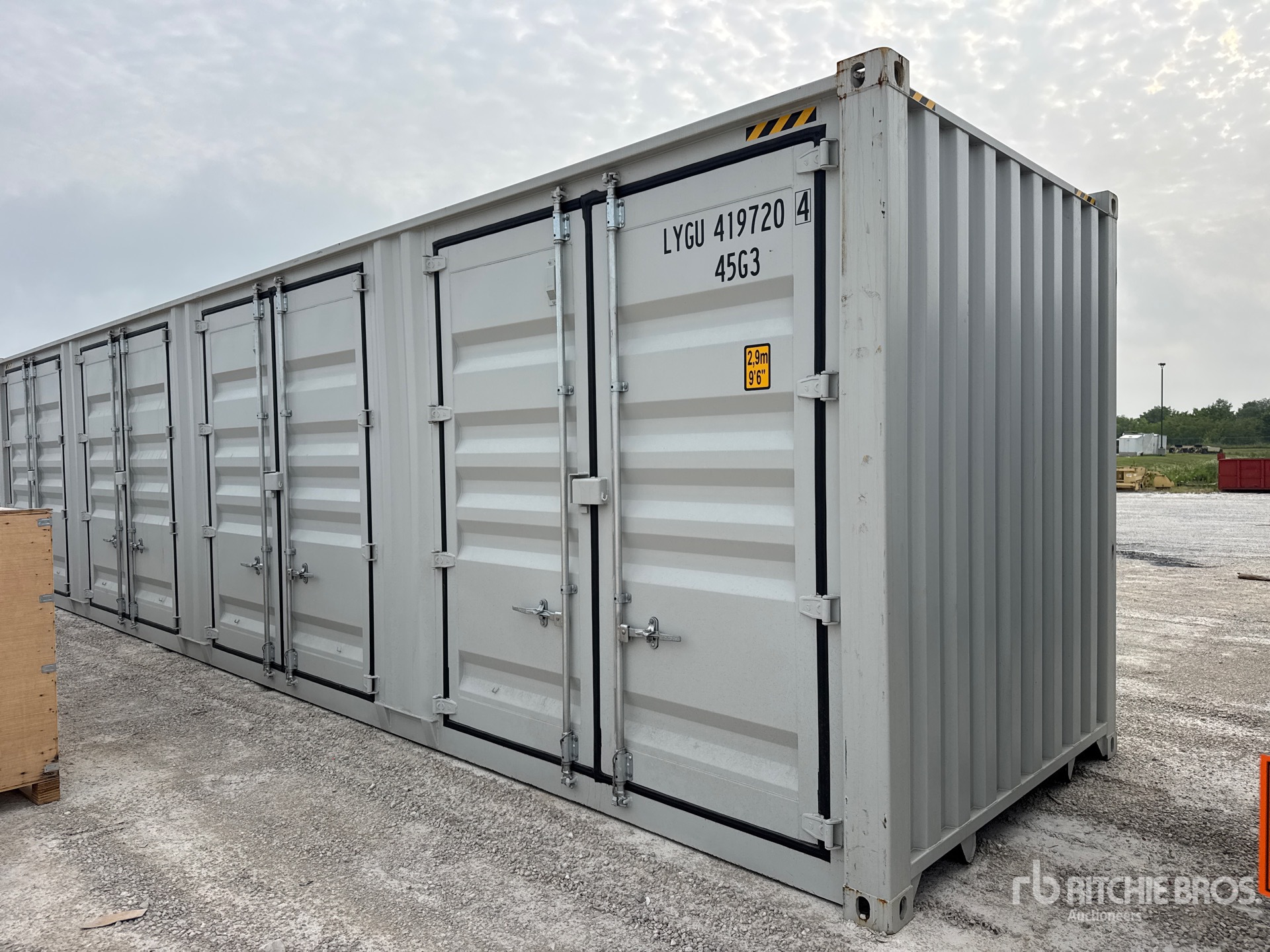2026 40 ft High Cube Multi-Door Storage Container