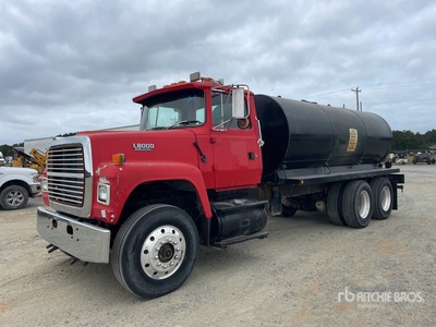 1993 Ford LT8000 3250 gal 6x4 Autocarro per acqua