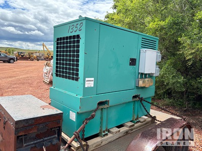 2005 Cummins Onan 15 kW Skid-Mounted Generatore