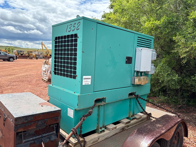 2005 Cummins DKAC-5739870 15 kW Generator Set
