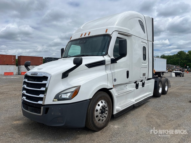 2021 Freightliner Cascadia 126 6x4 T/A Sleeper Truck Tractor