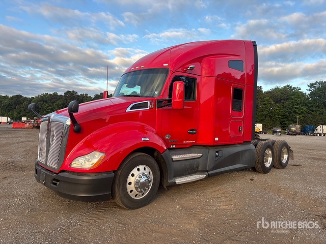 2020 Kenworth T680 6x4 T/A Sleeper Truck Tractor