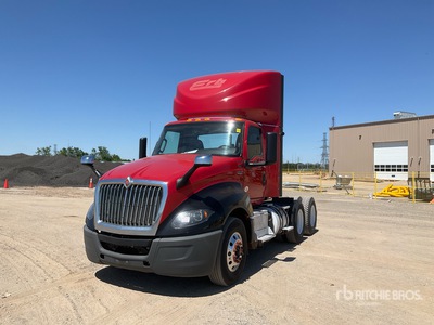 2019 International LT625 6x4 Ciągnik siodłowy T/A z kabiną dzienną