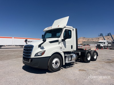 2018 Freightliner Cascadia 126 6x4 T/A Day Cab Truck Tractor