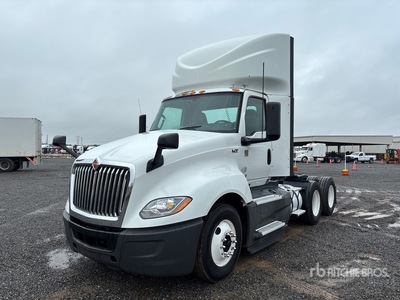 2019 International LT62F 6x4 Ciągnik siodłowy T/A z kabiną dzienną