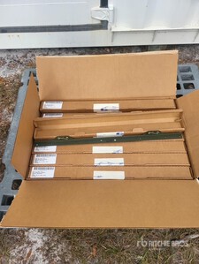 106 Humvee Engine Brackets 19207-12338853 5593976 5340-332-7515