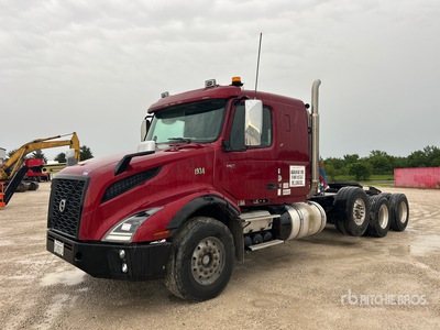2019 Volvo VNL 8x4 Heavy Haul Tri/A Sleeper Truck Tractor