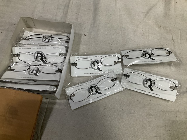 (3,271) Pairs of Rochester Optical Sidestreet Eye Glasses