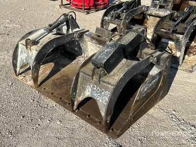 Kubota 72 in Skid Steer Grapple Bucket