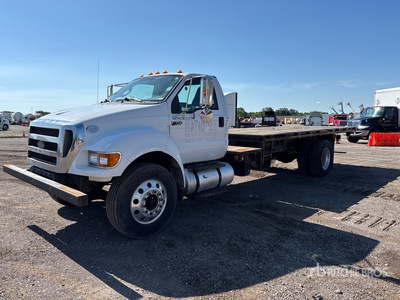 2013 Ford F-750 XL 4x2 Flatbed Truck