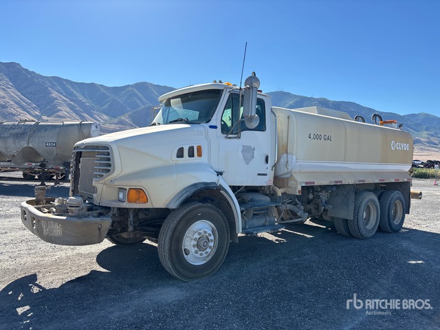 2005 Sterling LT9500 4000 Gal 6x4 Water Truck