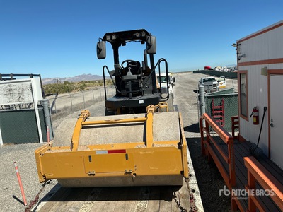 2017 Cat CCS9 Smooth Drum Compactor