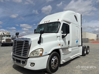 2016 Freightliner Cascadia 125 6x4 T/A Sleeper Truck Tractor