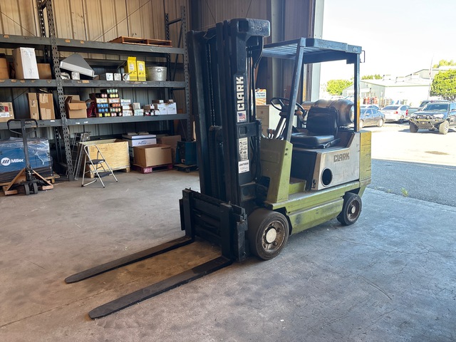 Clark GCS-25MC 4100 lb Cushion Tire Forklift (Inoperable)