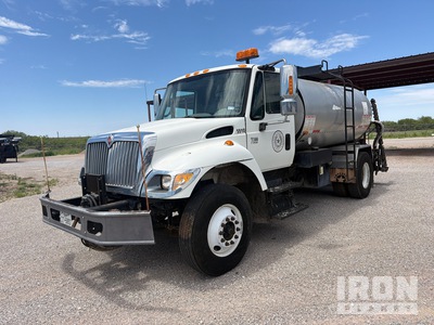 2006 Rosco Maximizer2 1800 gal on 2007 International 7300 4x2 Rosco Asphalt Distributor Truck