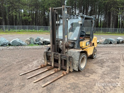2007 Cat DP40KLD 9000 lb Chariot Élévateur