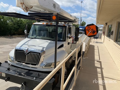 Altec AM55E on 2013 International 4300 高所作業車