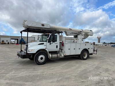 Altec AM55E 56 ft on 2013 International 4300 4x2 高所作業車