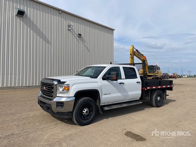 2017 GMC 3500HD 4x4 Crew Cab Flatbed Truck