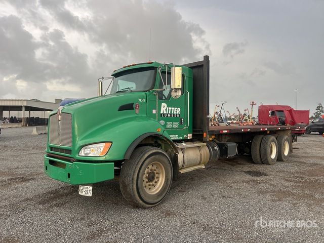 2016 Kenworth T400 6x4 Flatbed Truck