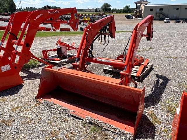 2022 Kubota LA805 Front Loader Attachment