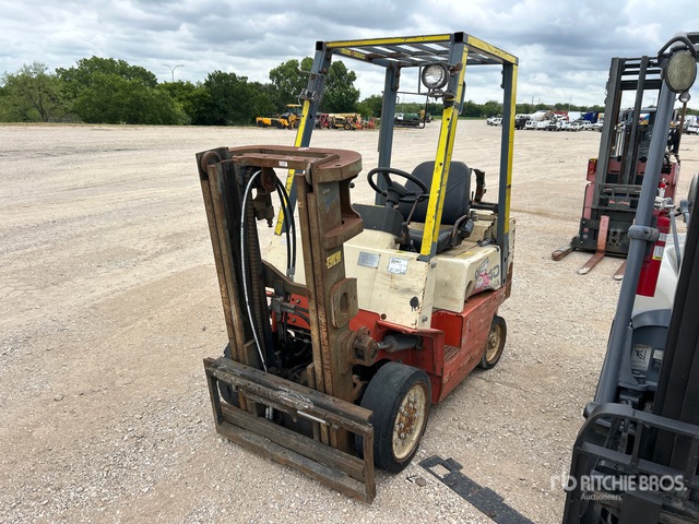 Nissan 3725 lb Cushion Tire Forklift