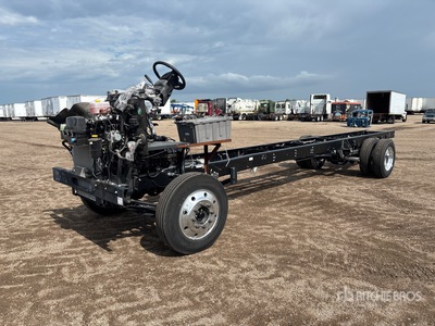 2025 Ford F53 4x2 Vrachtwagen Chassis (Unused)