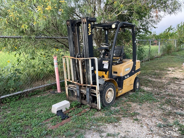 2013 Yale GDP050 4800 lb Pneumatic Tire Forklift 2013 Yale GDP050 4800 lb Pneumatic Tire Forklift