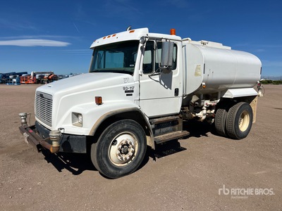 2003 Freightliner FL80 2000 gal 4x2 Water Truck