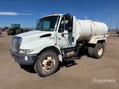 2008 International 4200SBA 2000 gal 4x2 Wassertank-Lkw