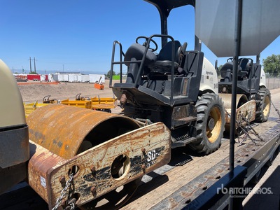 2005 Ingersoll Rand SD45 Smooth Drum Compactor