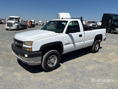 2006 Chevrolet Silverado 2500HD LS 4x2 Pickup