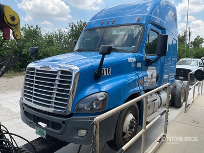 2020 Freightliner Cascadia 125 T/A Sleeper Truck Tractor