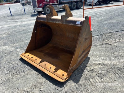 WBM 70 in Q/C Cleanup Excavator Bucket - Fits John Deere 270DLC