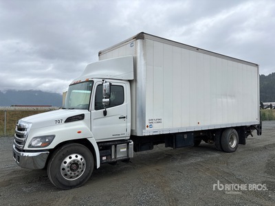 2016 Hino 358 4x2 Van Truck