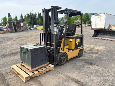 2006 Cat E5000 4150 lb Elektryczny wózek widłowy