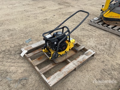 2022 Bomag BVP18/45 200 lb Plancha compactadora