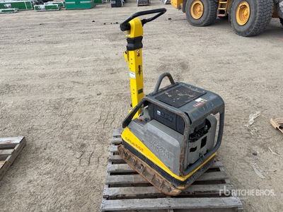 2022 Wacker DPU6555Hech 1000 lb Plancha compactadora