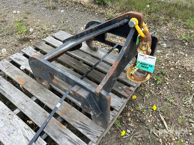2017 Cat TH-LIFTING HOOK Telehandler Lifting Hook (24in wide) Material Handling Arm