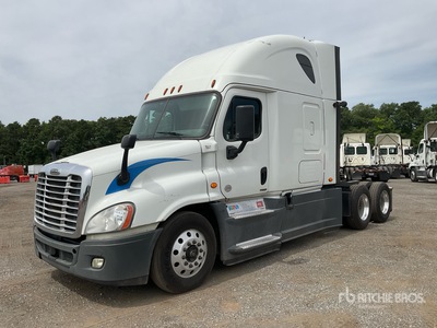 2016 Freightliner Cascadia 113 6x4 トラックトラクター(T/A)