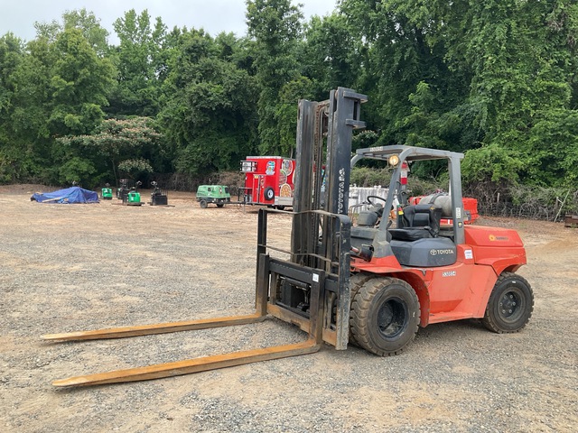 2013 Toyota 7FGU70 13500 lb Forklift