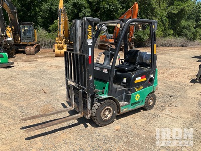 2016 Yale GL0030VXNRAE084 2850 lb Pneumatic Tire フォークリフト