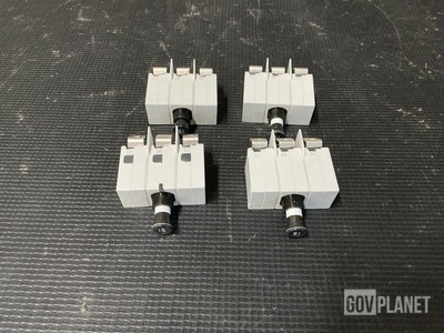 (4) 583-AP01-15A Circuit Breakers